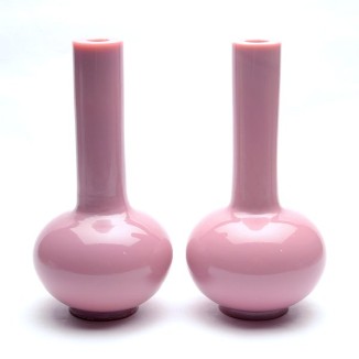 粉红长颈胆瓶